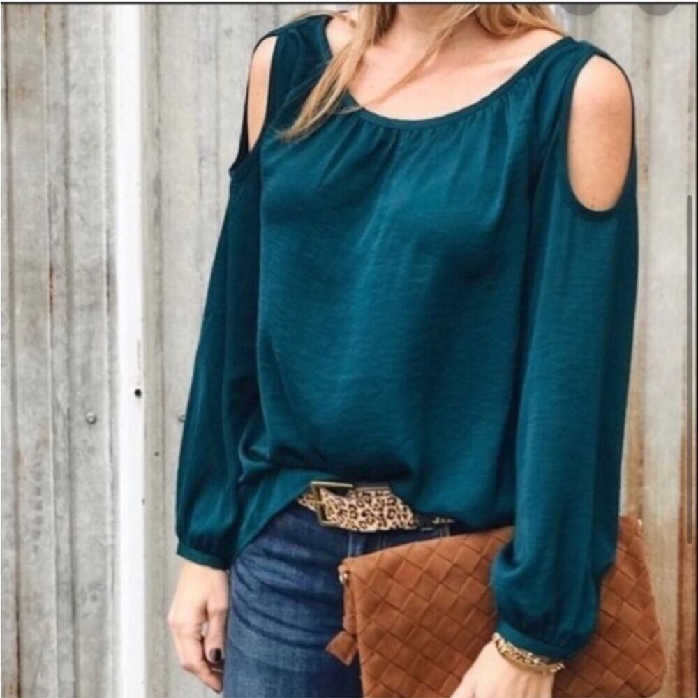 Cabi Fetching teal cold shoulder long sleeve‎ top size Small #3504